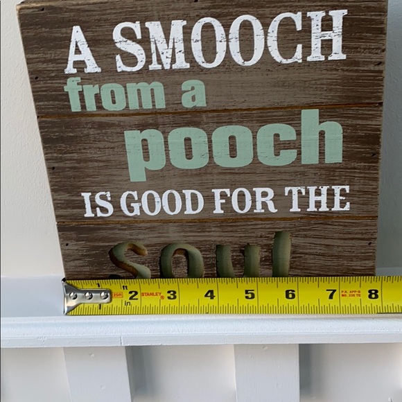 NWOT - Wood dog love sign “A smooch from a pooch is... 🐶 - Picture 3 of 6